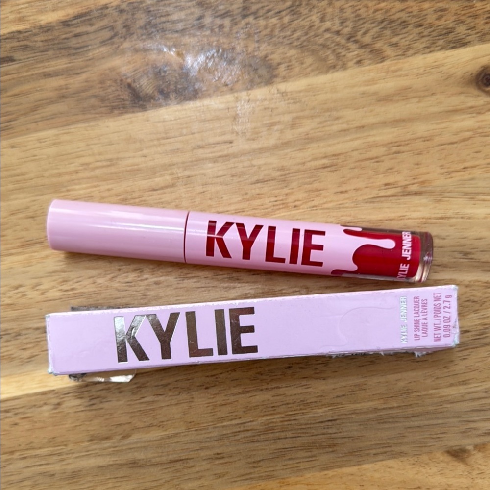 Kylie Cosmetics Lip Gloss - Vibrant Pink